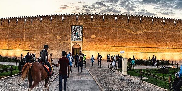 Yeganehtours.com_Calendar_28_Farvardin روز 28 فروردین