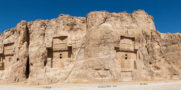 Yeganehtours.com_Calendar_30_Farvardin روز 30 فروردین