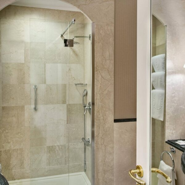 Yeganehtours com Marriott Grand Hotel Flora Rome Hotel 07