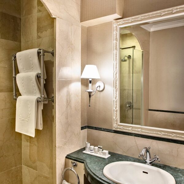 Yeganehtours com Marriott Grand Hotel Flora Rome Hotel 18