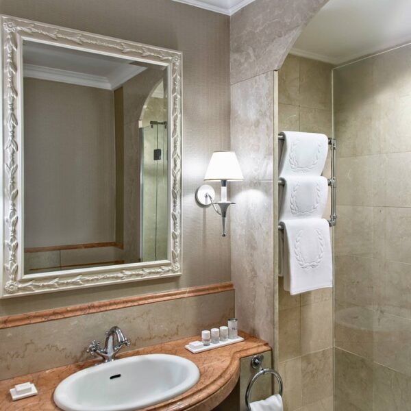 Yeganehtours com Marriott Grand Hotel Flora Rome Hotel 19