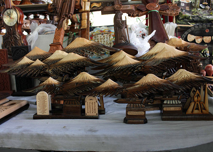 Yeganehtours.com_Mount_Ararat_Armenian_Souvenir_01 سوغات ارمنستان با نماد کوه آرارات 2