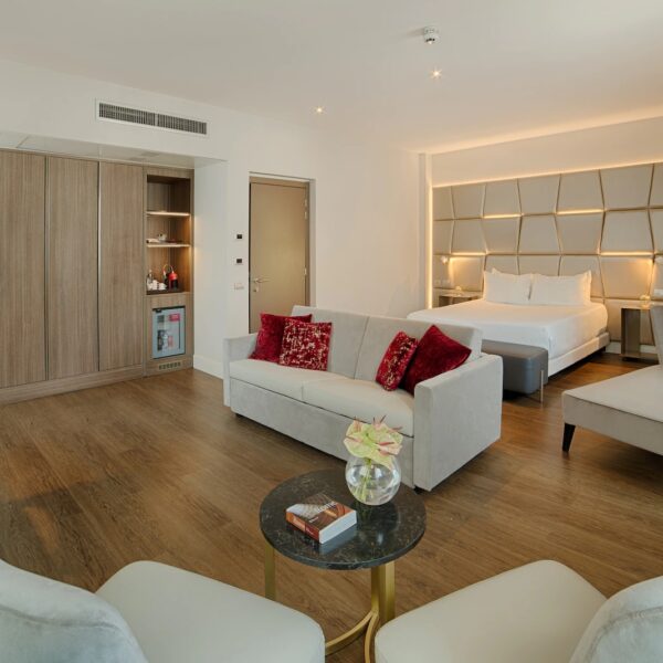 Yeganehtours.com_NH_Collection_Centro_Rome_Hotel_01