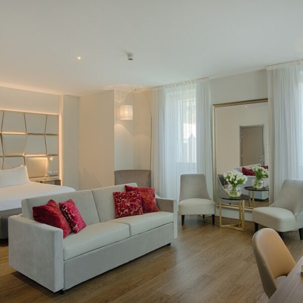 Yeganehtours.com_NH_Collection_Centro_Rome_Hotel_02