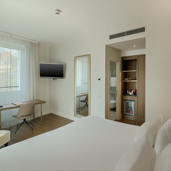 Yeganehtours.com_NH_Collection_Centro_Rome_Hotel_04