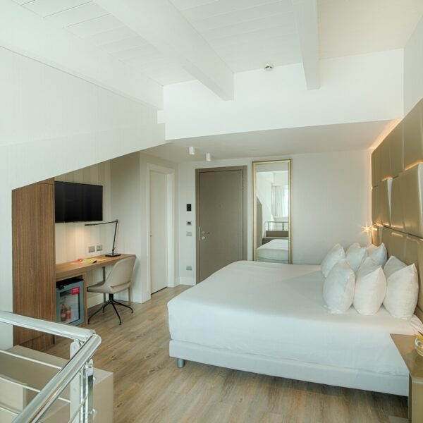 Yeganehtours.com_NH_Collection_Centro_Rome_Hotel_08