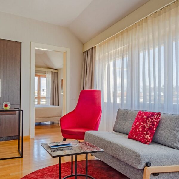 Yeganehtours.com_NH_Collection_Giustiniano_Rome_Hotel_04