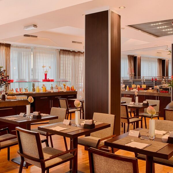 Yeganehtours.com_NH_Collection_Giustiniano_Rome_Hotel_16
