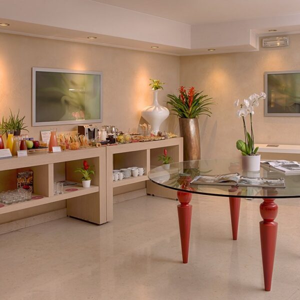 Yeganehtours.com_NH_Collection_Giustiniano_Rome_Hotel_21