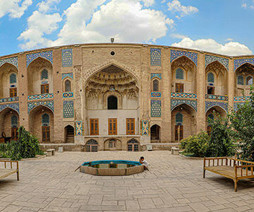 روز 1 اردیبهشت