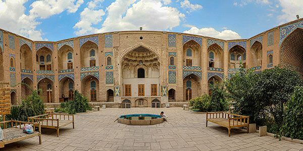 Yeganehtours.com_Calendar_01_Ordibehesht روز 1 اردیبهشت