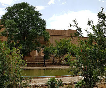 روز 4 اردیبهشت