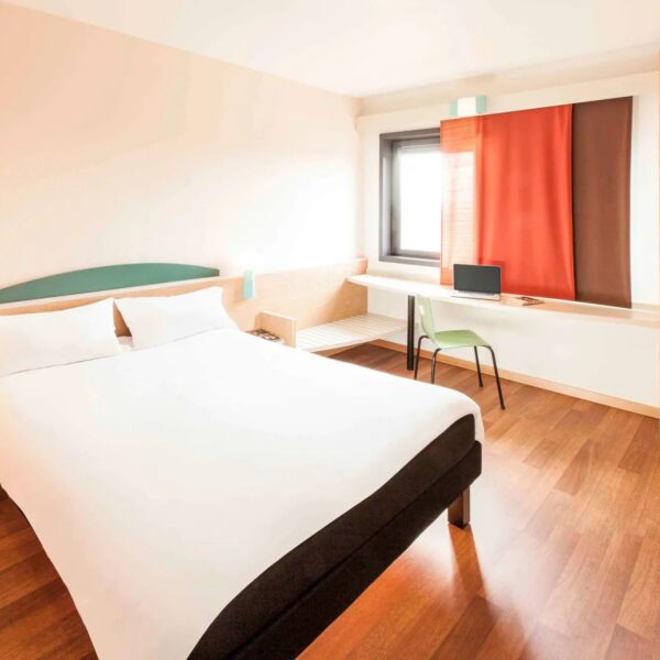 Yeganehtours.com_Ibis_Roma_Fiera_Hotel_09