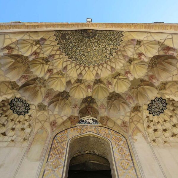 Yeganehtours.com_Kerman_Ganjalikhan_Carvanserai_17 کاروانسرای گنجعلی خان کرمان - مقرنسهای ایوان - 2