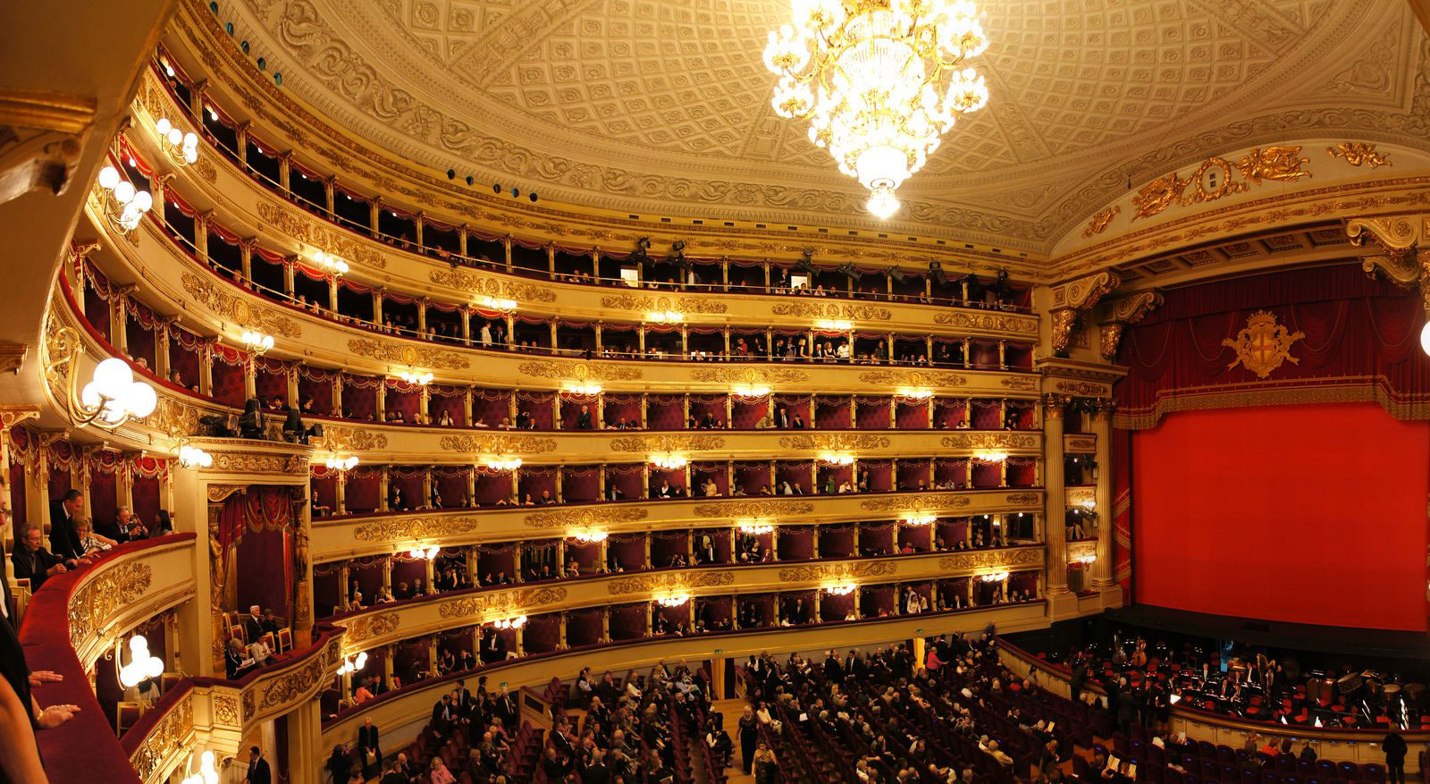Yeganehtours.com_Teatro_Alla_Scala تئاتر آلا اسکالا از بهترین جاذبه های میلان