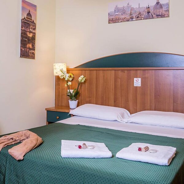 Yeganehtours.com_Trastevere_Hotel_Rome_06