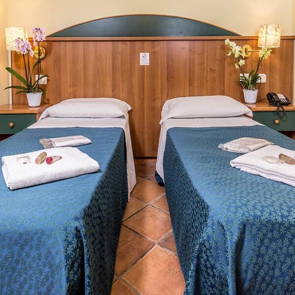 Yeganehtours.com_Trastevere_Hotel_Rome_07