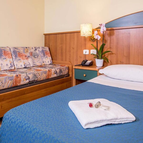 Yeganehtours.com_Trastevere_Hotel_Rome_09