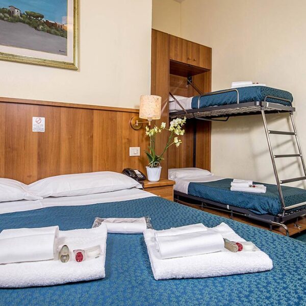 Yeganehtours.com_Trastevere_Hotel_Rome_11