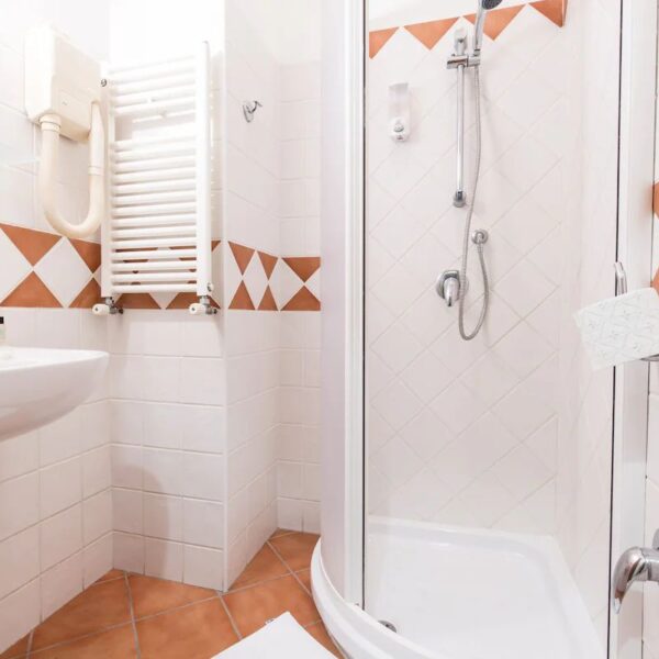 Yeganehtours.com_Trastevere_Hotel_Rome_12