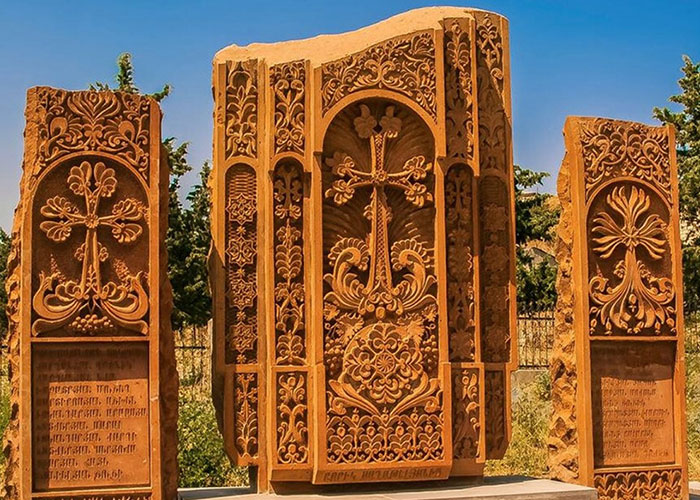 Yeganehtours.com_khatchkar_Armenien_Souvenirs خاچکار از بهترین سوغات ارمنستان 1