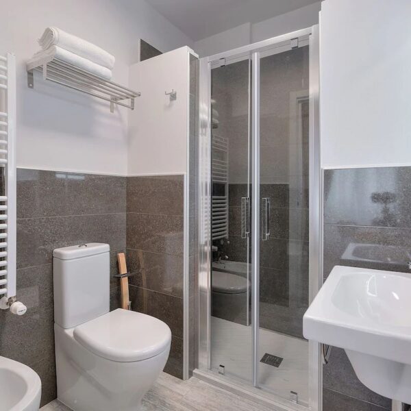 Yeganehtours.com_Cosmos_Hotel_Florence_09