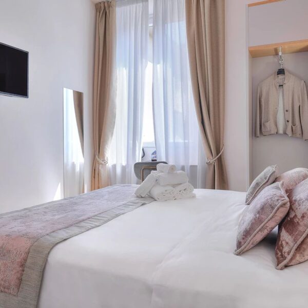 Yeganehtours.com_Cosmos_Hotel_Florence_11