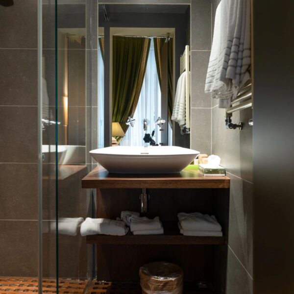 Yeganehtours.com_Grand_Hotel_Cavour_Florence_12