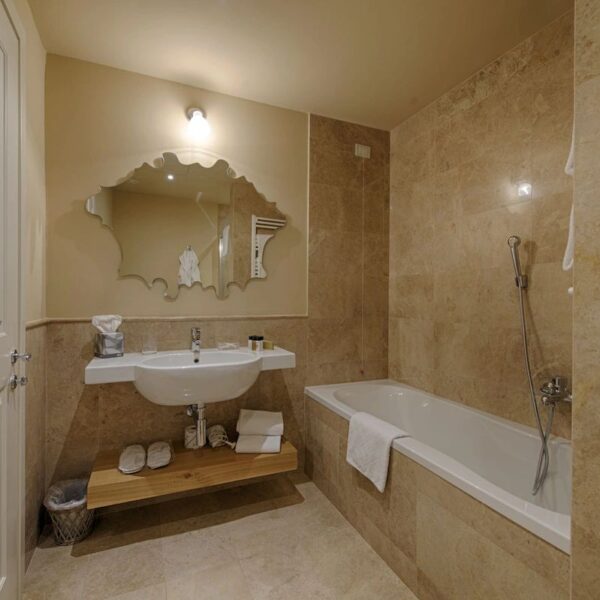 Yeganehtours.com_Grand_Hotel_Cavour_Florence_14