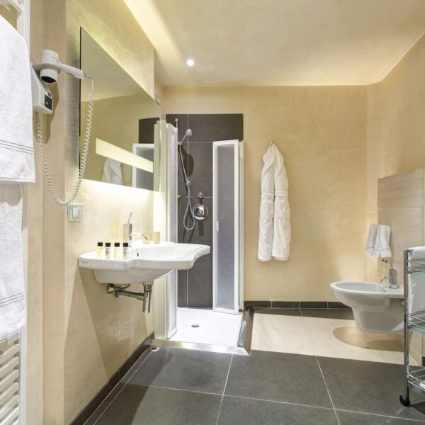 Yeganehtours.com_Grand_Hotel_Cavour_Florence_15