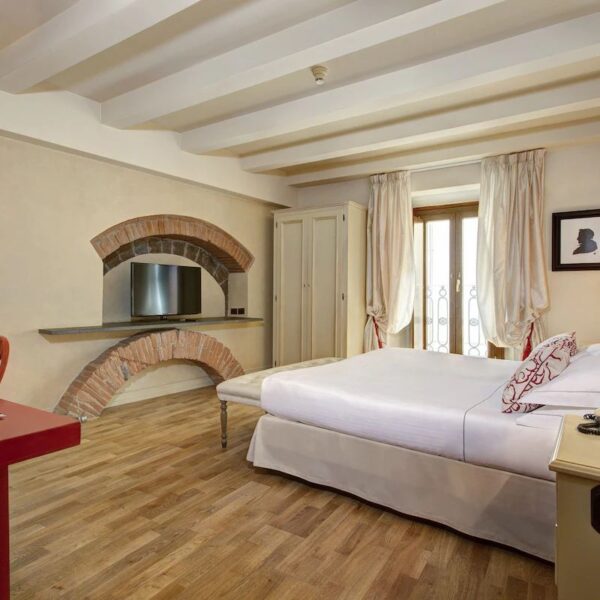 Yeganehtours.com_Grand_Hotel_Cavour_Florence_19