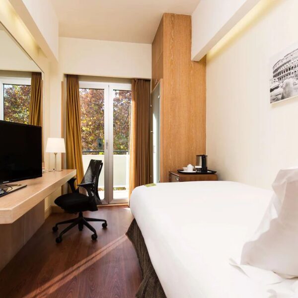 Yeganehtours.com_Hilton_Garden_Inn_Claridge_Hotel_Rome_04