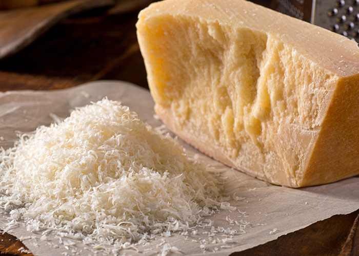 پنیر پارمیزان رجیانو