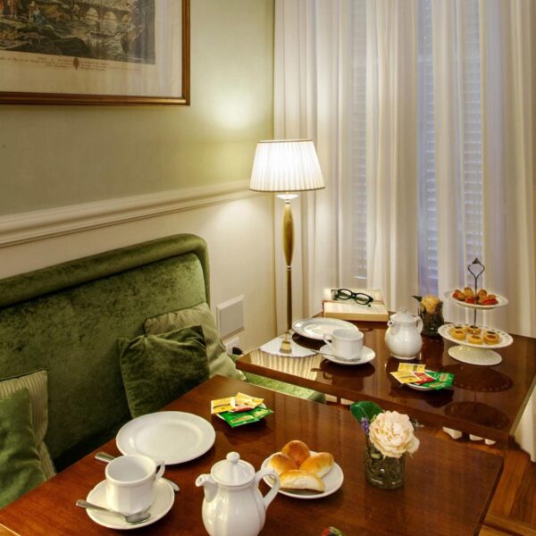 Yeganehtours.com_Pendini_Hotel_Florence_11