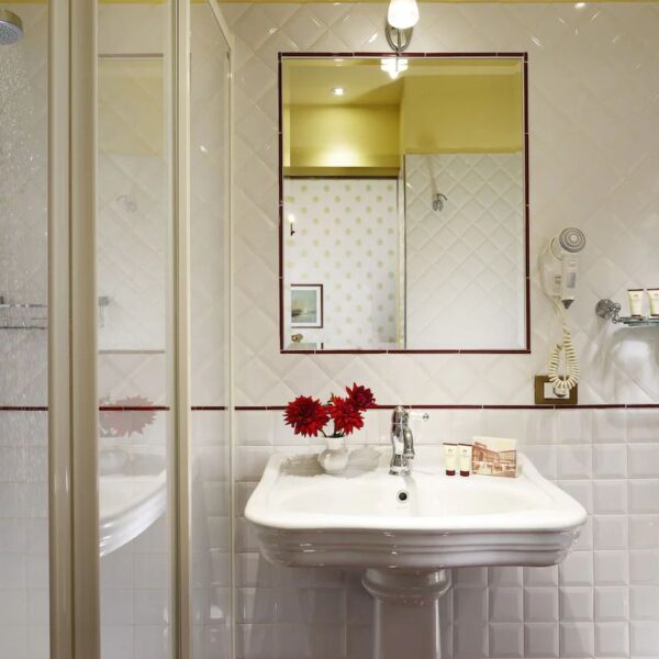 Yeganehtours.com_Pendini_Hotel_Florence_12