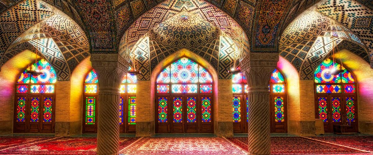 مسجد نصیرالملک شیراز - شبستان رنگین کمان - 5