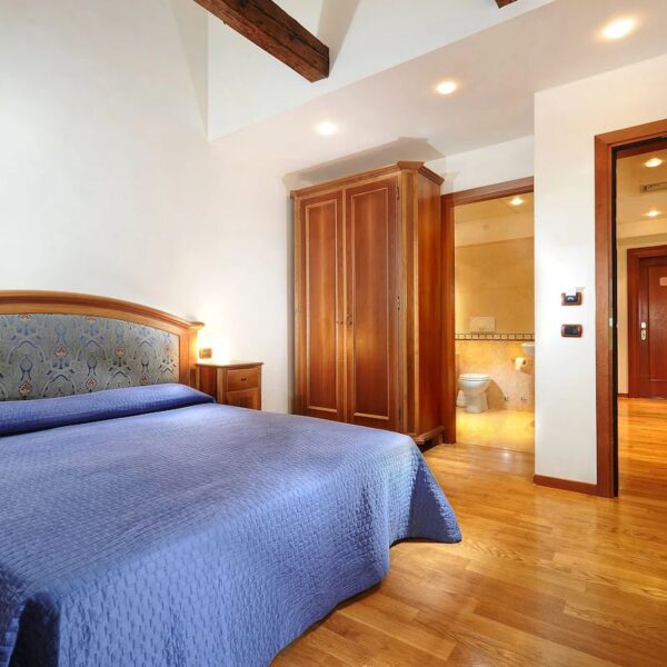 Yeganehtours.com_Abbazia_Hotel_Venice_01