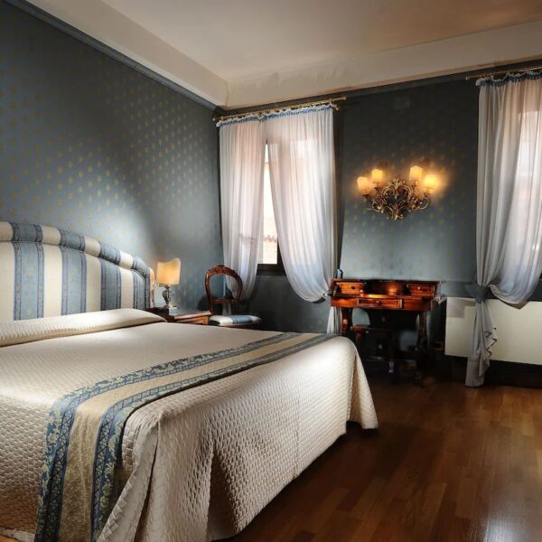 Yeganehtours.com_Abbazia_Hotel_Venice_03