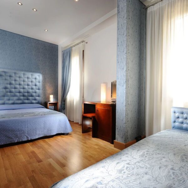 Yeganehtours.com_Abbazia_Hotel_Venice_04