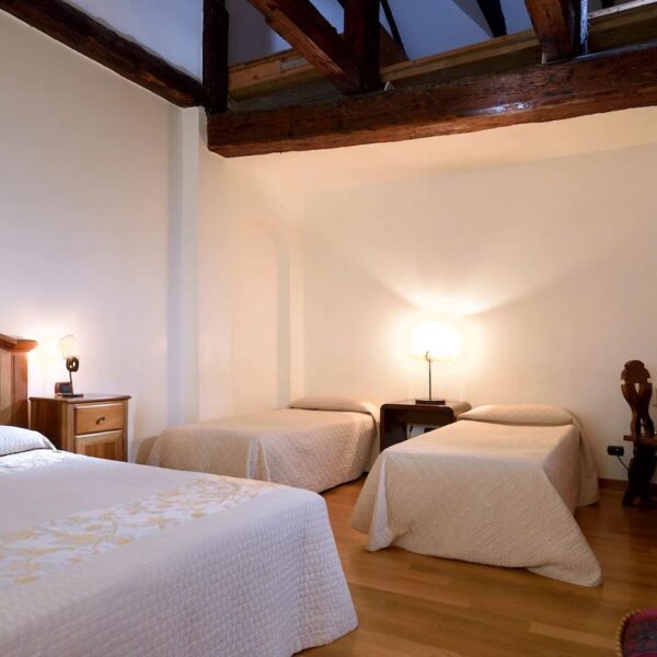 Yeganehtours.com_Abbazia_Hotel_Venice_08