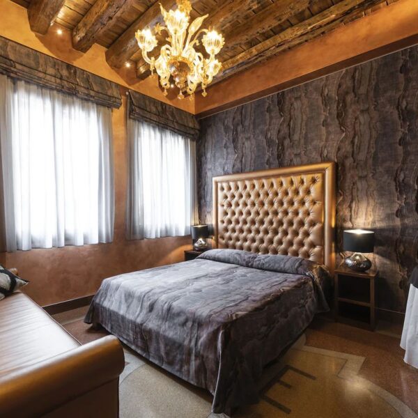 Yeganehtours.com_Abbazia_Hotel_Venice_11