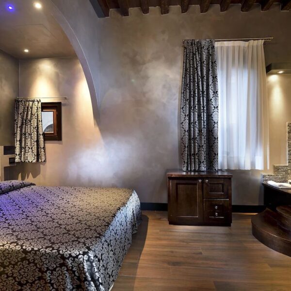 Yeganehtours.com_Abbazia_Hotel_Venice_15