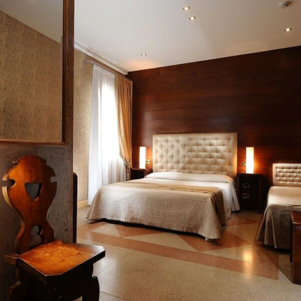 Yeganehtours.com_Abbazia_Hotel_Venice_19
