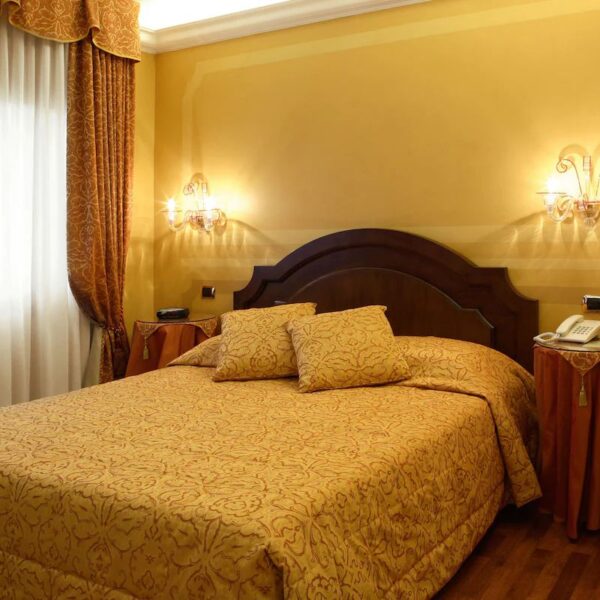 Yeganehtours.com_Al_Codega_Hotel_Venice_01