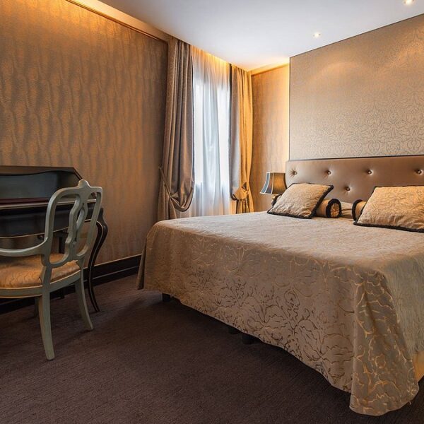 Yeganehtours.com_Aqua_Palace_Hotel_Venice_04