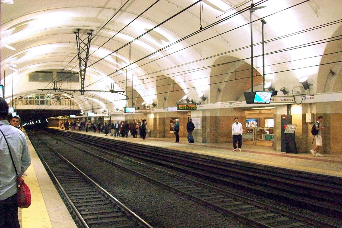مترو رم معروف به متروپولیتنا