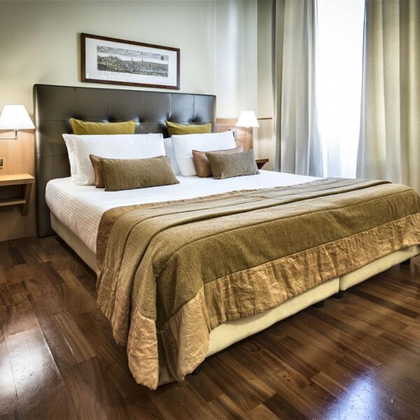 Yeganehtours.com_Cavalieri_Hotel_Milan_18