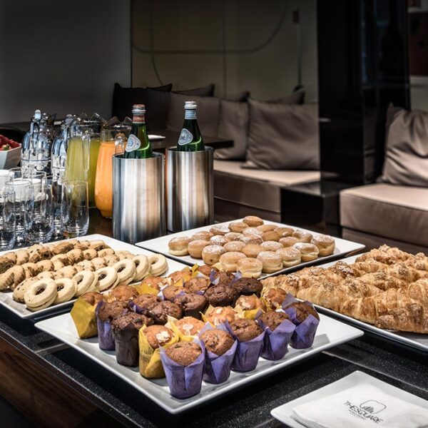 Yeganehtours.com_Cavalieri_Hotel_Milan_19