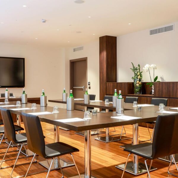 Yeganehtours.com_Cavalieri_Hotel_Milan_20