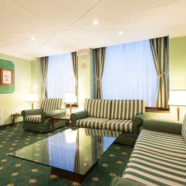 Yeganehtours.com_Flora_Hotel_Milan_02 هتل فلورا میلان - اتاق ها - عکس شماره 12